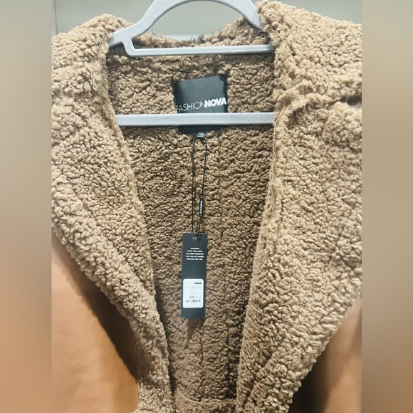 Brand new faux leather 4 in one chocolate coat. Detachable sleeves and hem! - Picture 3 of 4